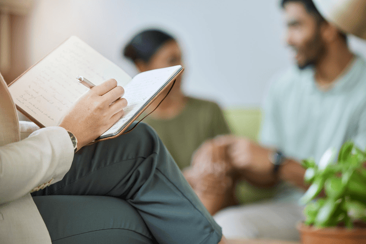 نیاز به راهنمایی دارید؟